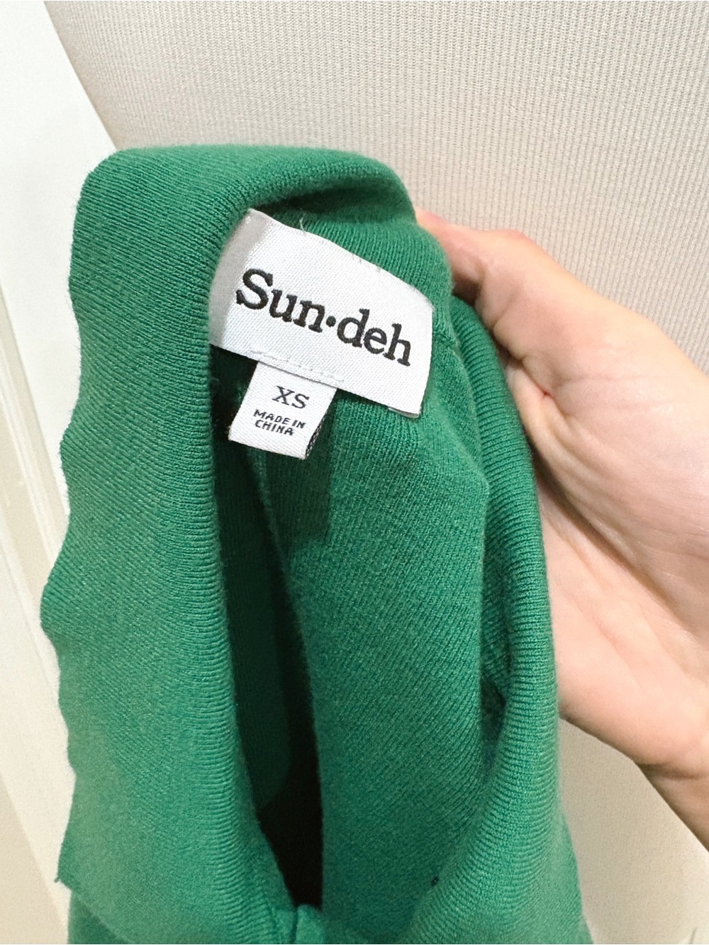 Sun-Deh Aritzia Green Button-Up Polo Cardigan Size XS - Picture 4 of 7